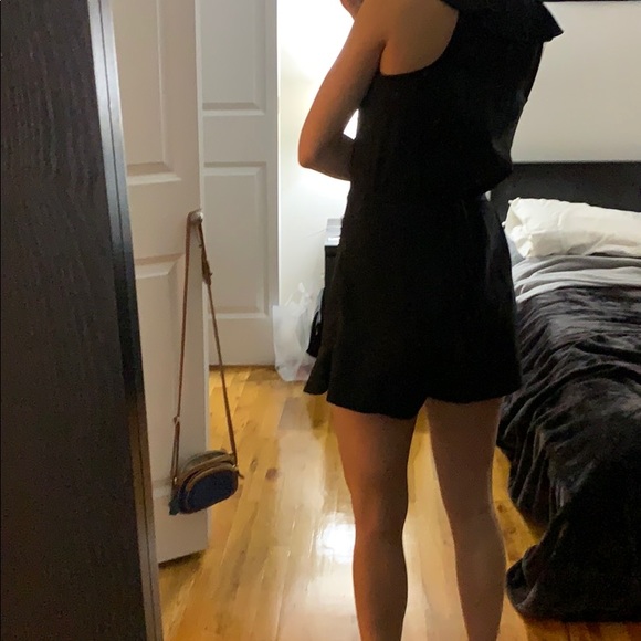 Guess - Black Romper 🖤 - Picture 4 of 8